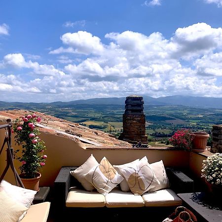 La Terrazza Sul Verde, Vista Mozzafiato In Pieno Centro Lägenhet Todi Exteriör bild
